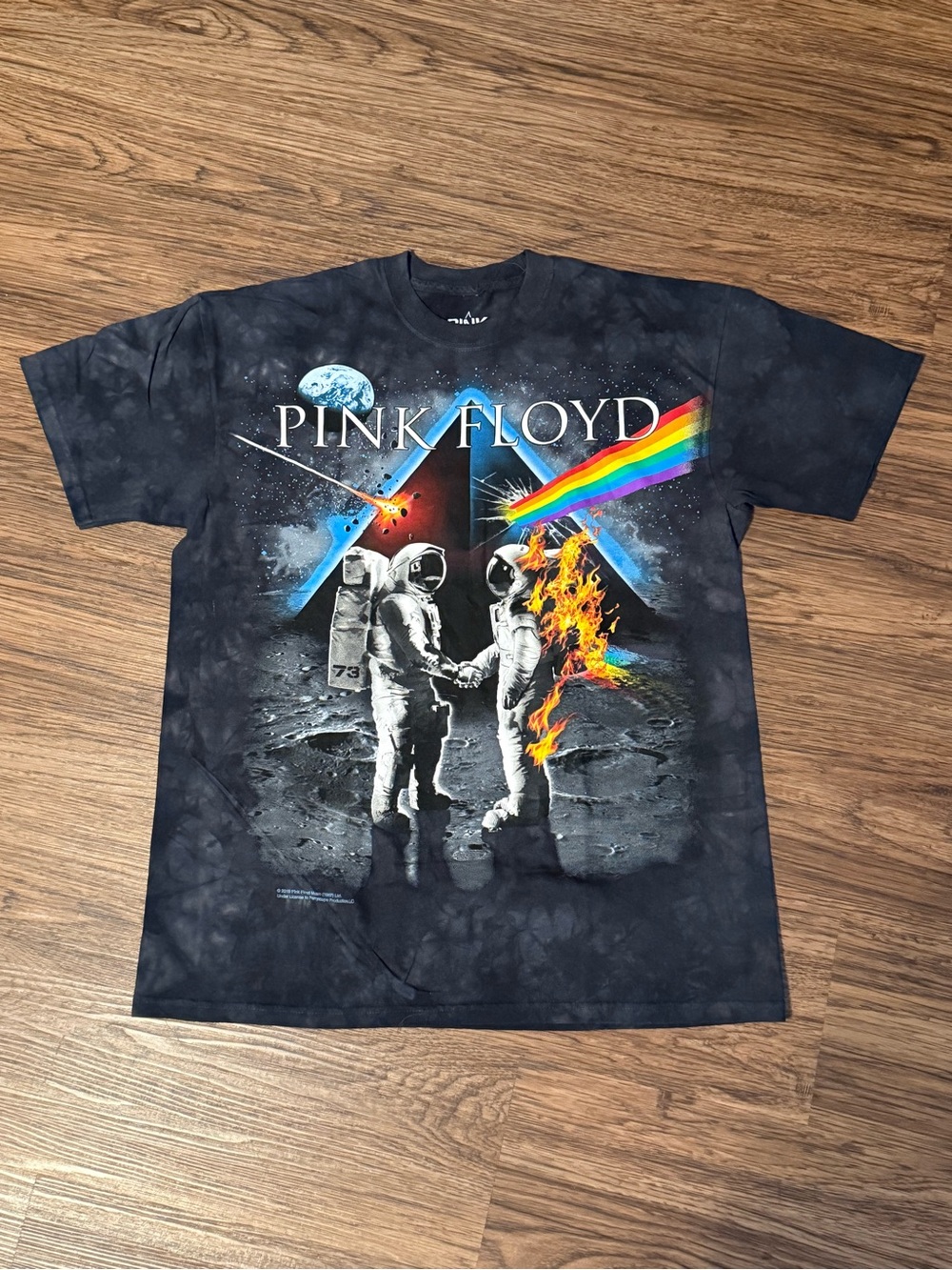 Pink Floyd Black Graphic Band Tee Astronaut Rainbow Design in Size L